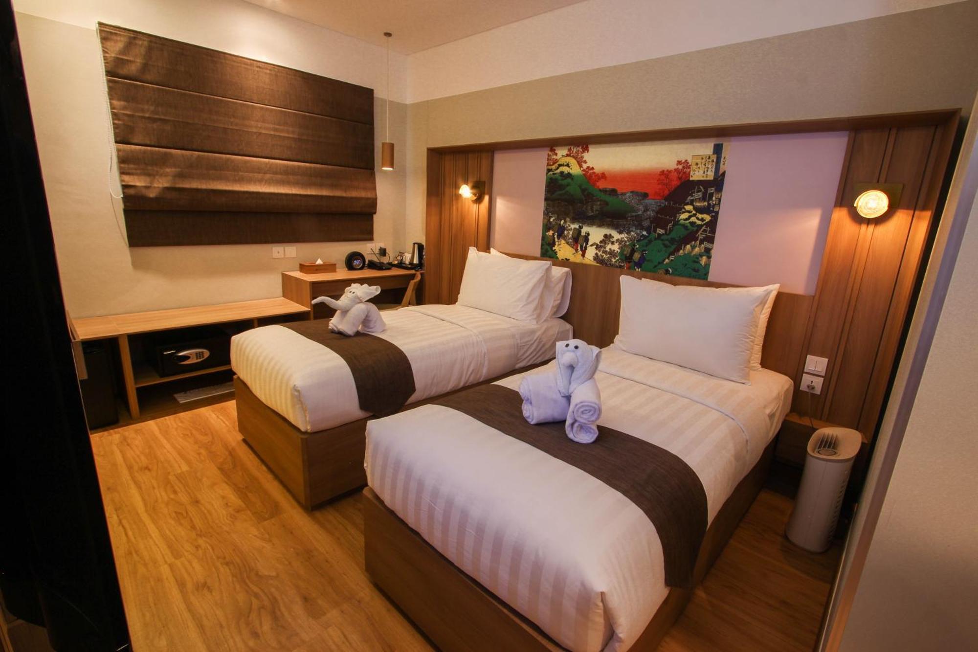 Kuretakeso Kemang Hotel Джакарта Экстерьер фото