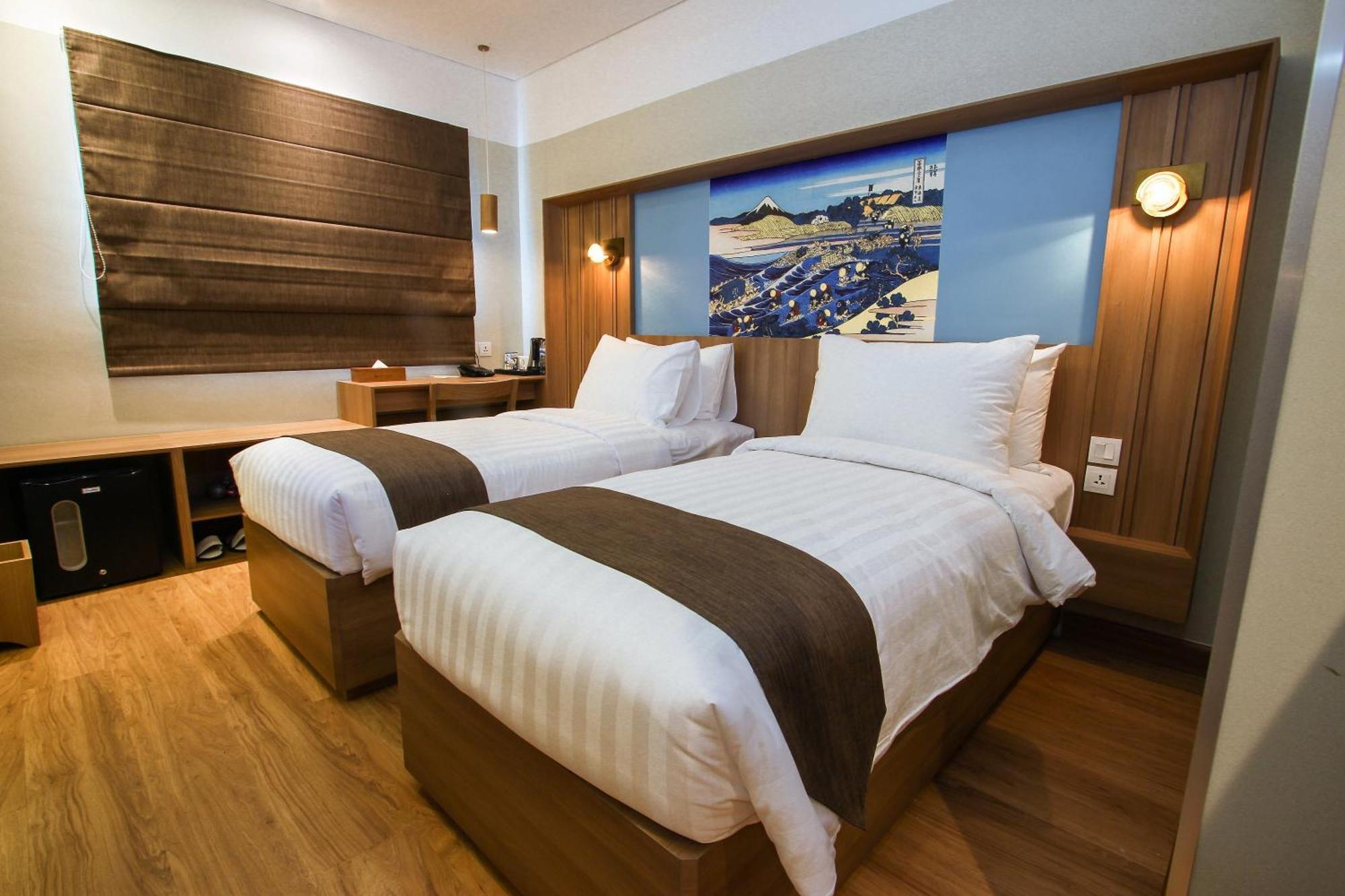 Kuretakeso Kemang Hotel Джакарта Экстерьер фото
